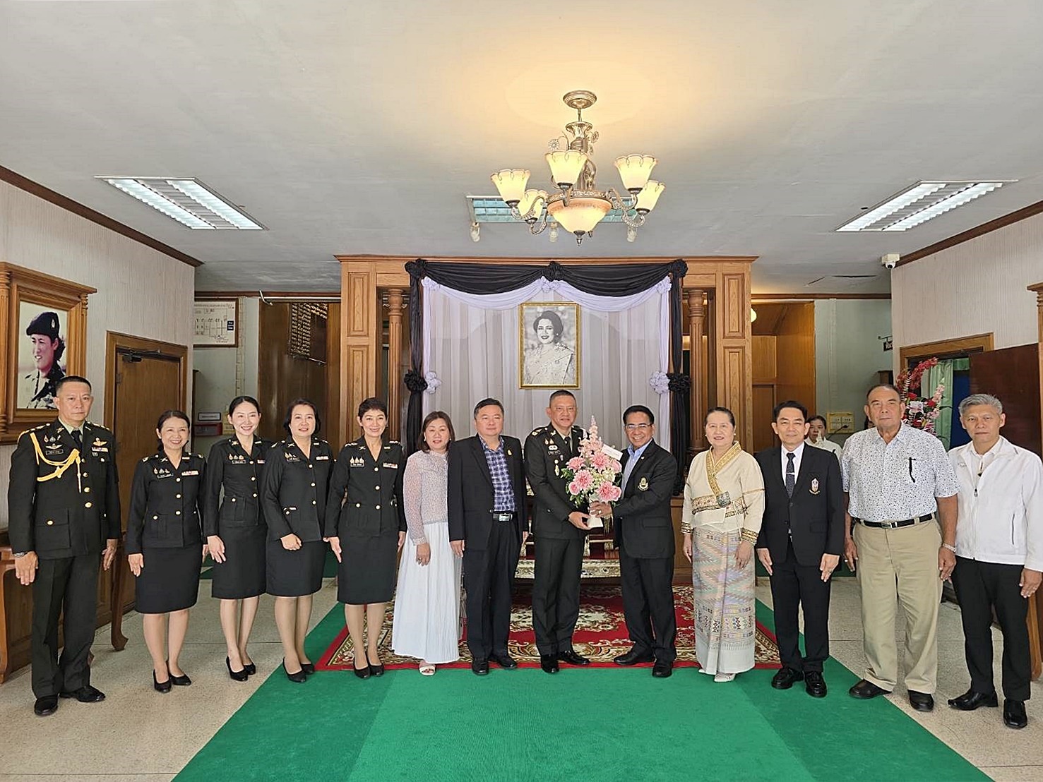 ผู้บริหารวิทยาลัยอาชีวศึกษาลำปาง ร่วมแสดงความยินดีกับ พลตรี สันติสุข ศรีเมือง เนื่องในโอกาสย้ายมาดำรงตำแหน่ง ผู้บัญชาการมณฑลทหารบกที่ 32